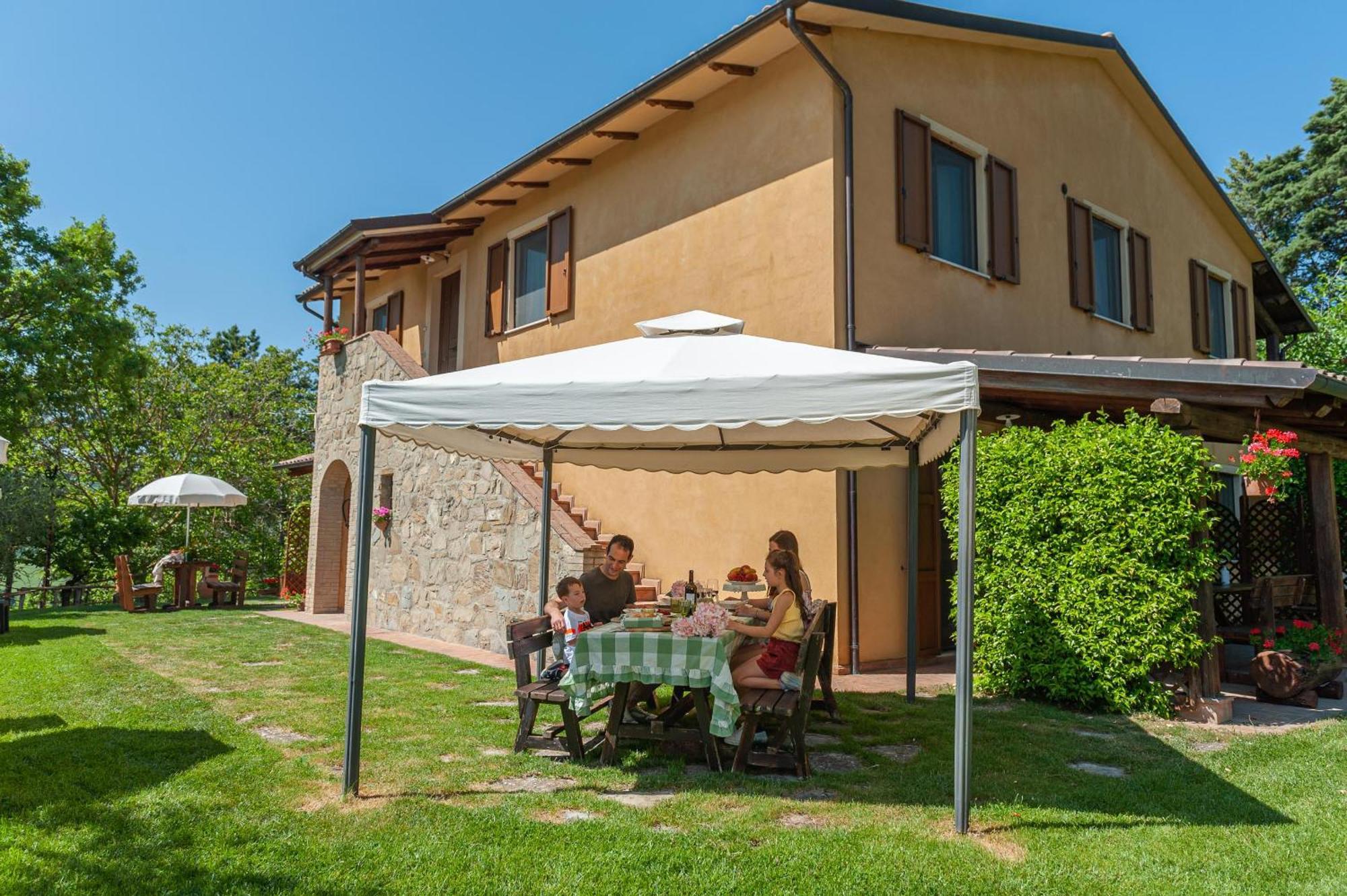 Agriturismo Le Dolci Colline Valfabbrica Buitenkant foto